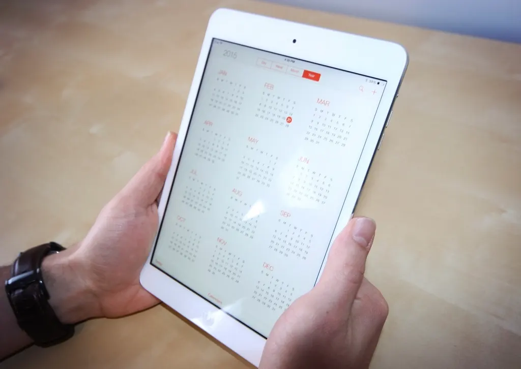Phone showing a calendar and planning notes
